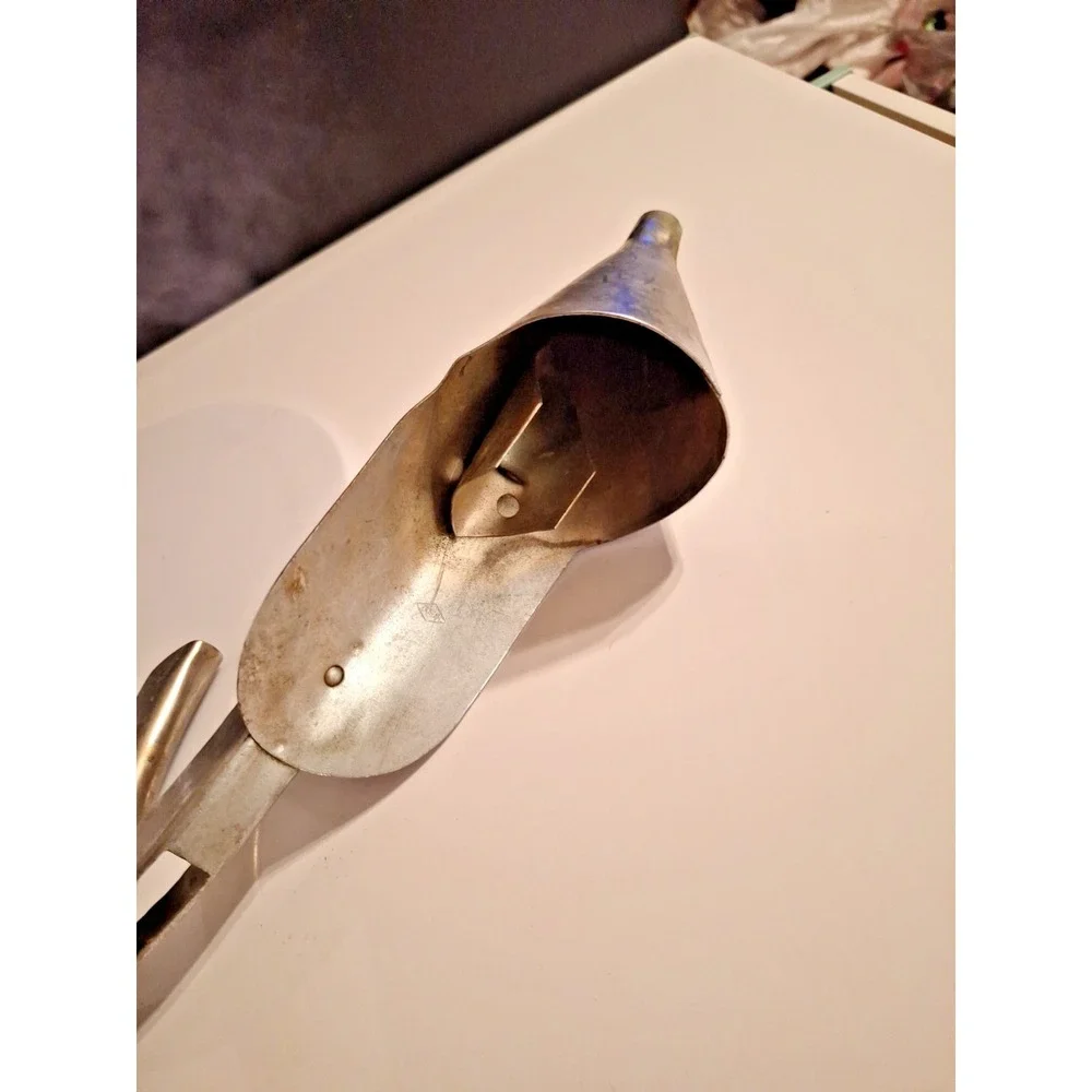 Oil / Lube Quart Can Opener, Oil Funnel Filler Self Piercing  Pour Spout Vintage